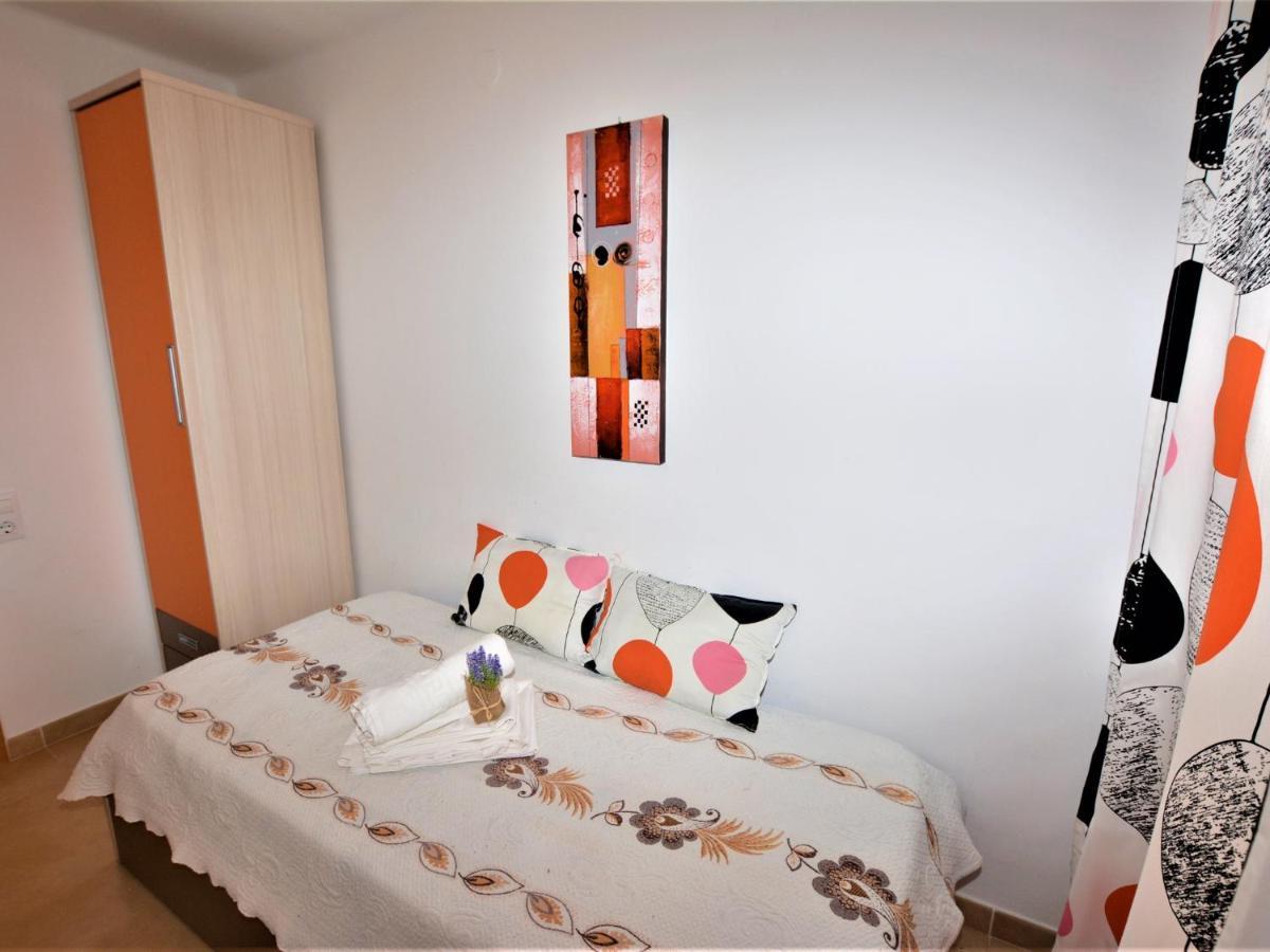 Apartamento Service - Suissa 2 *